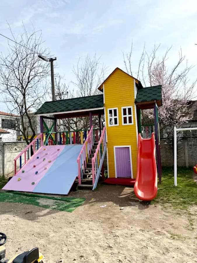 Dudu Akademi Gündüz Bakımevi