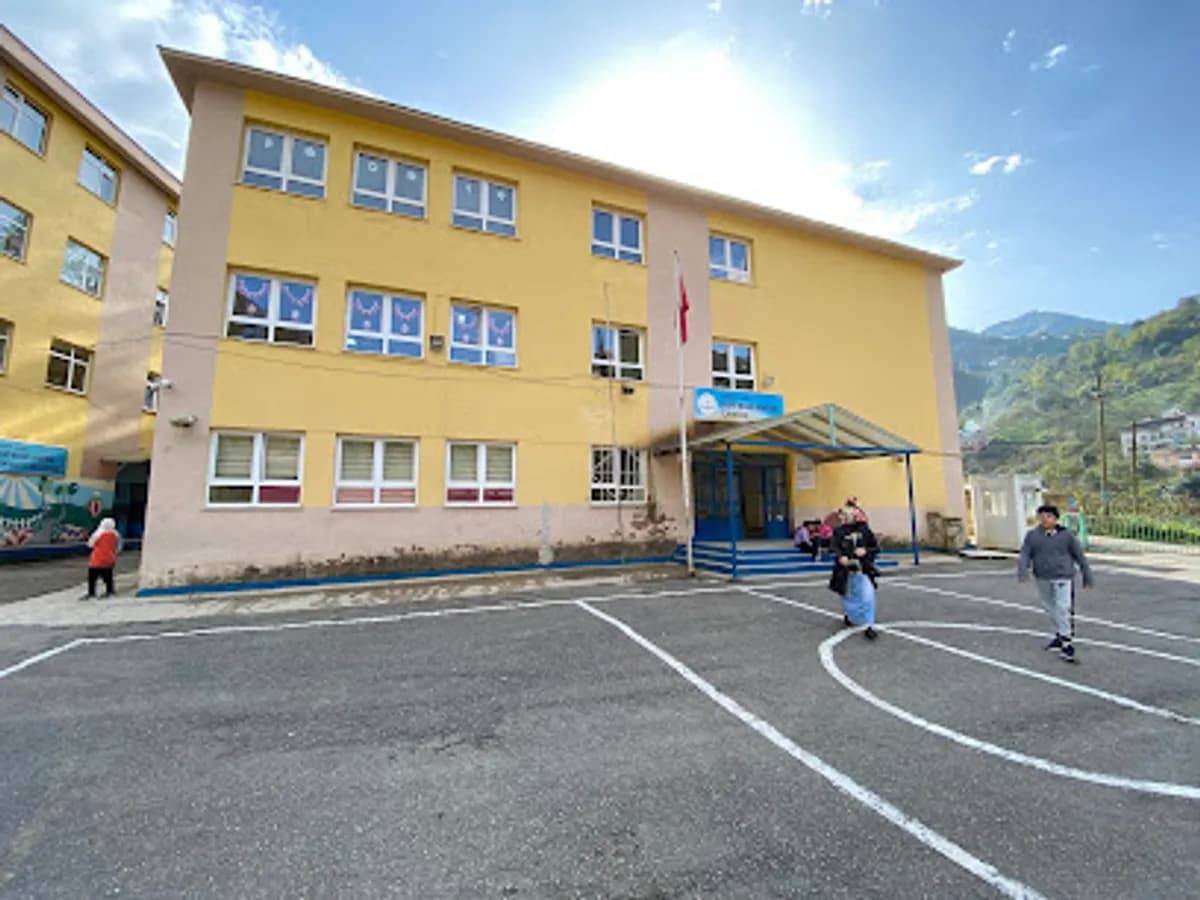 Şehit Basri Apaydın İlköğretim Okulu - Fotoğraf