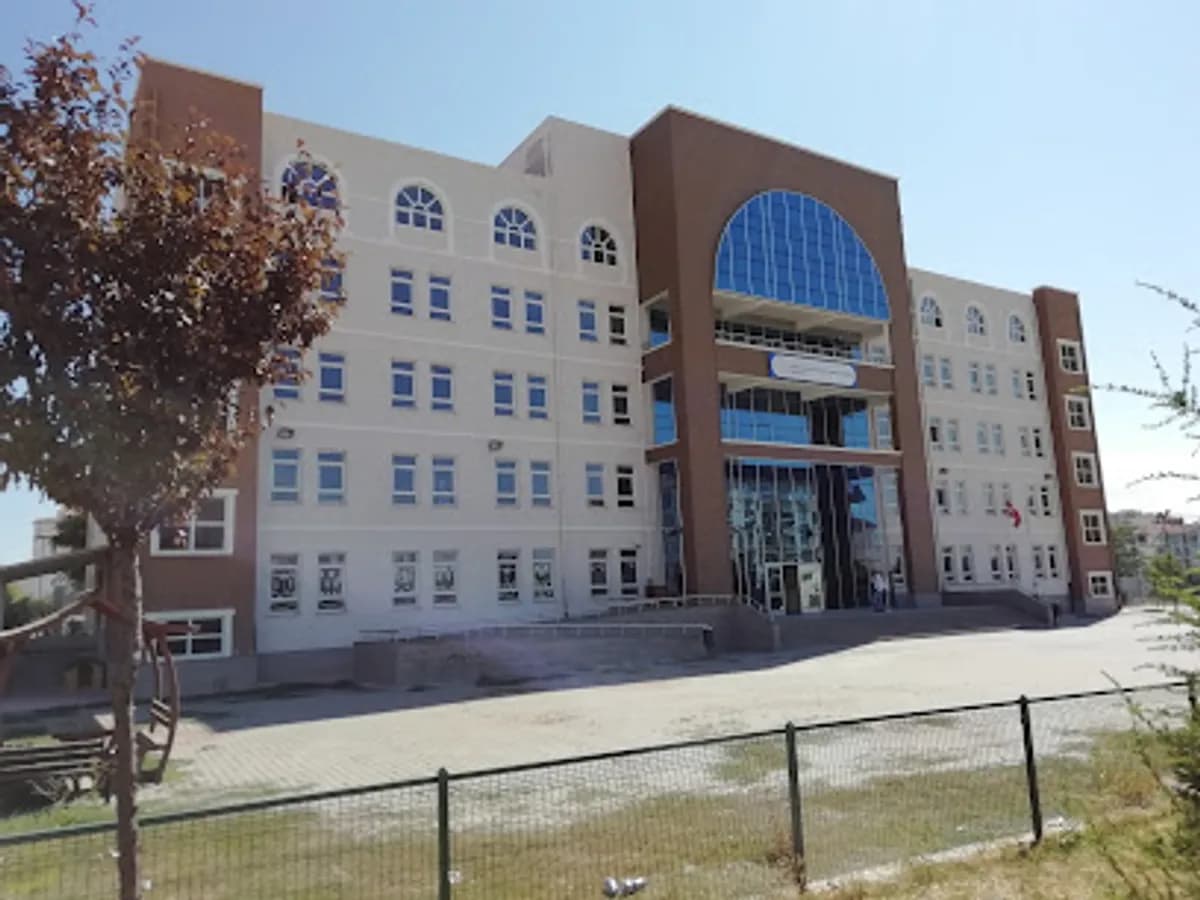 Kahramankazan Şehit Ömer Takdemir Ortaokulu - Photo