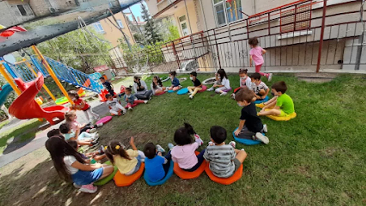 Özel Meraklı Adımlar Anaokulu - Photo