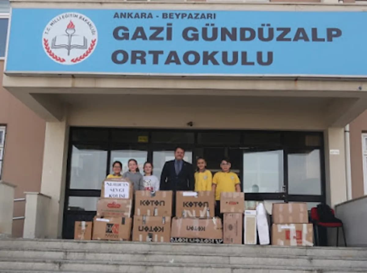Gazi Gündüzalp Ortaokulu - Photo