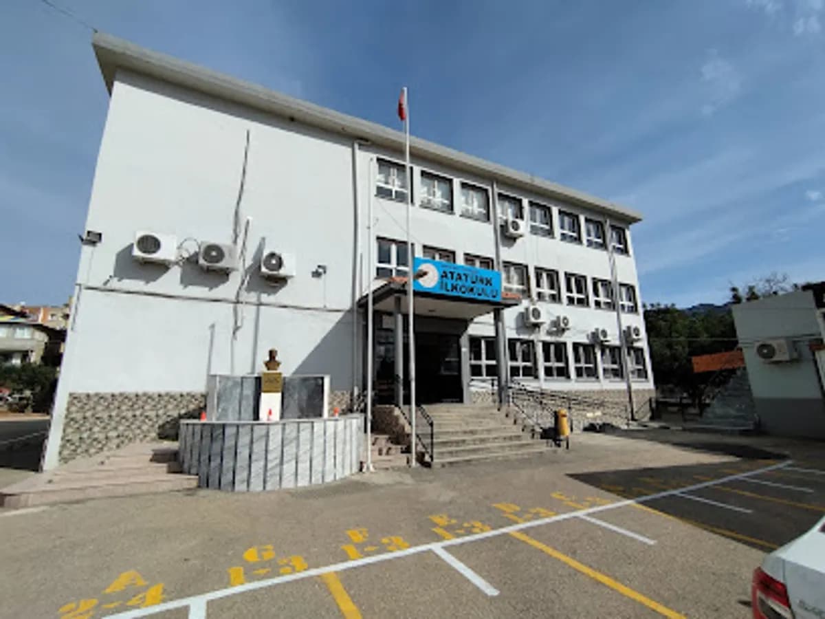 Atatürk İlkokulu - Photo