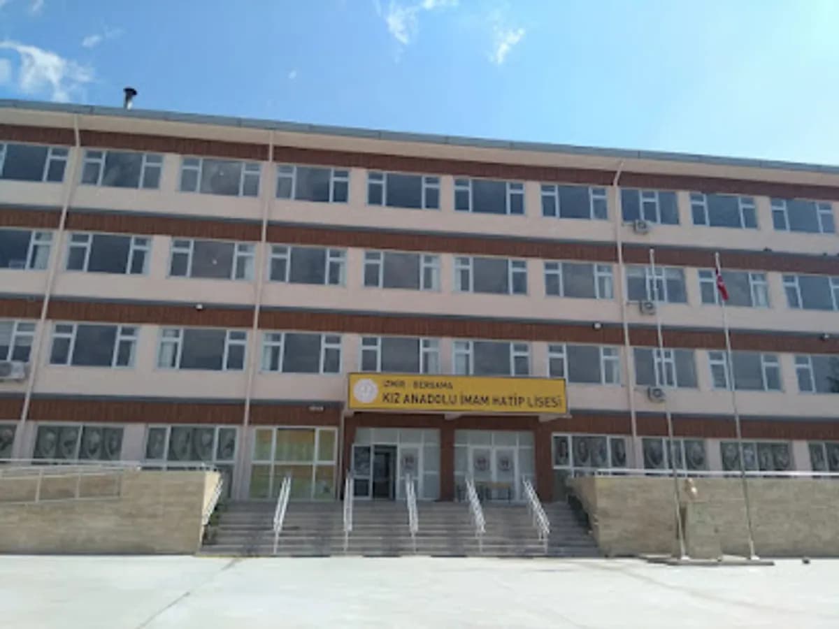 Bergama Kız Anadolu İmam Hatip Lisesi - Photo