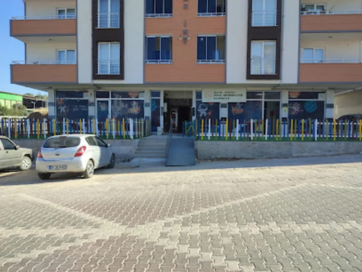 Özel Minik Eller Anaokulu - Fotoğraf