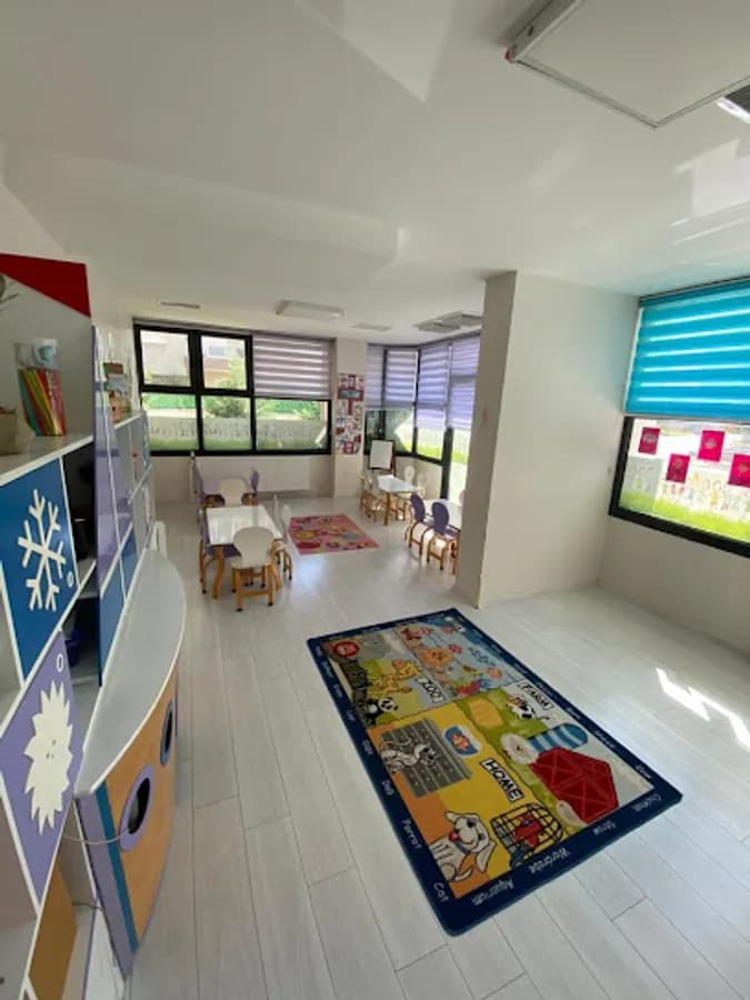 Özel İzmir Asiye Hanım Anaokulu - Fotoğraf