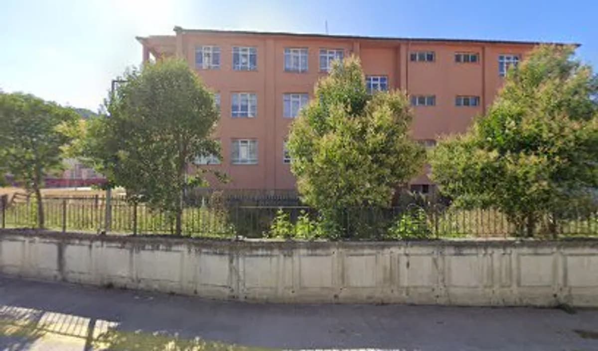 Avukat Hasan Hüsnü Kılıç İlkokulu - Fotoğraf