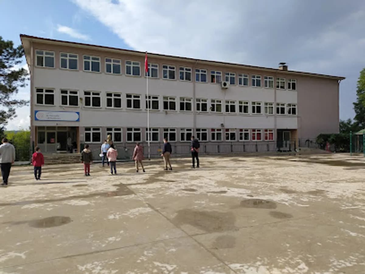 Kızılelma Orta Okulu - Photo