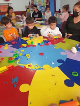 Bir Dünya Çocuk Anaokulu & Karabağlar Anaokulu - Fotoğraf