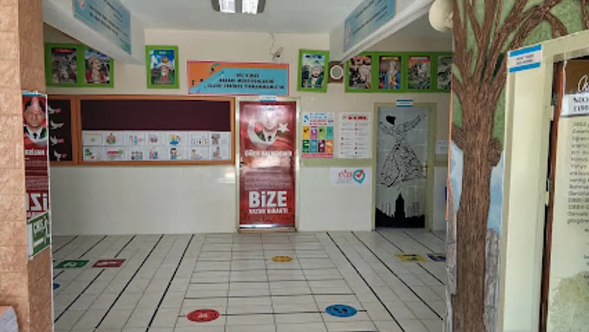 Necip Fazıl Kısakürek İlkokulu