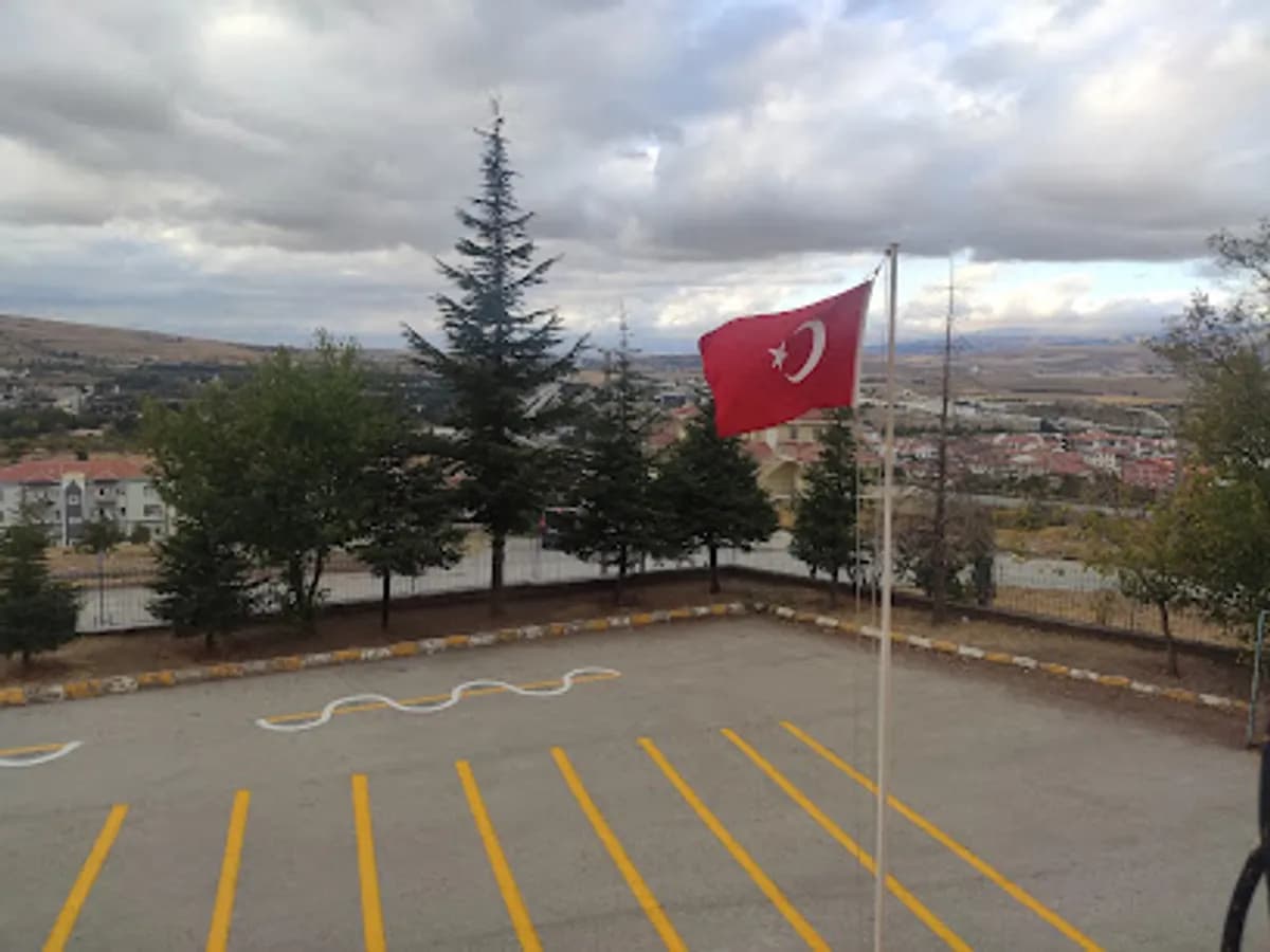 Yaşar Doğu Ortaokulu - Photo