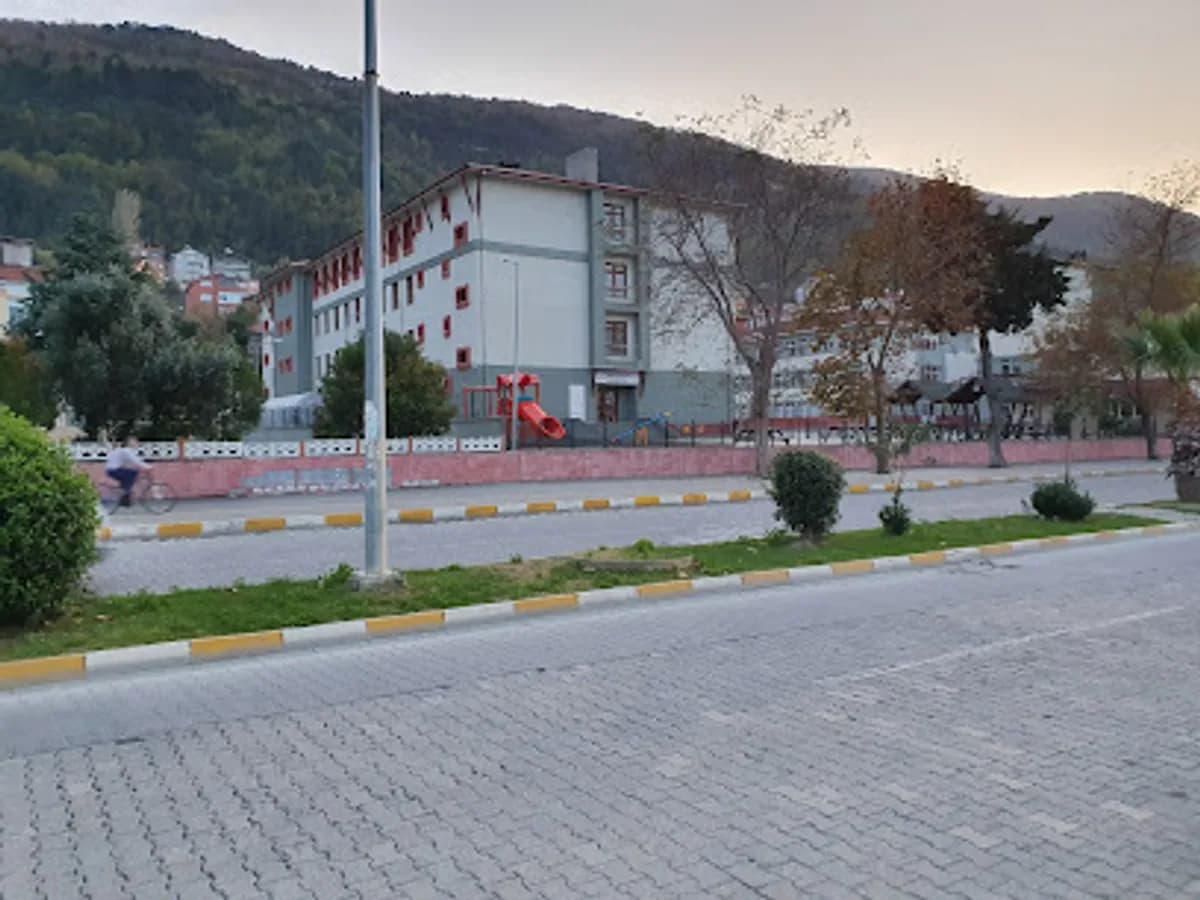 Yunusemre İlkokulu - Fotoğraf