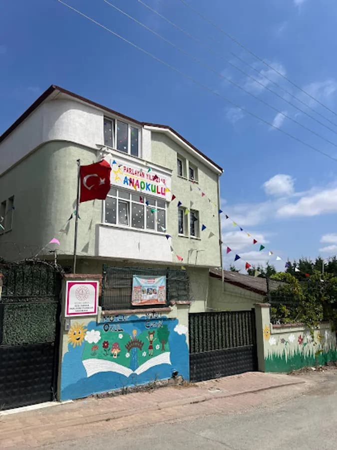 Özel Darıca Parlayan Yıldızlar Anaokulu