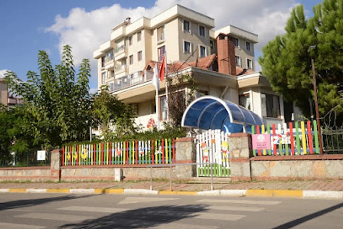 Özel Çamlık Alp Burak Anaokulu - Fotoğraf