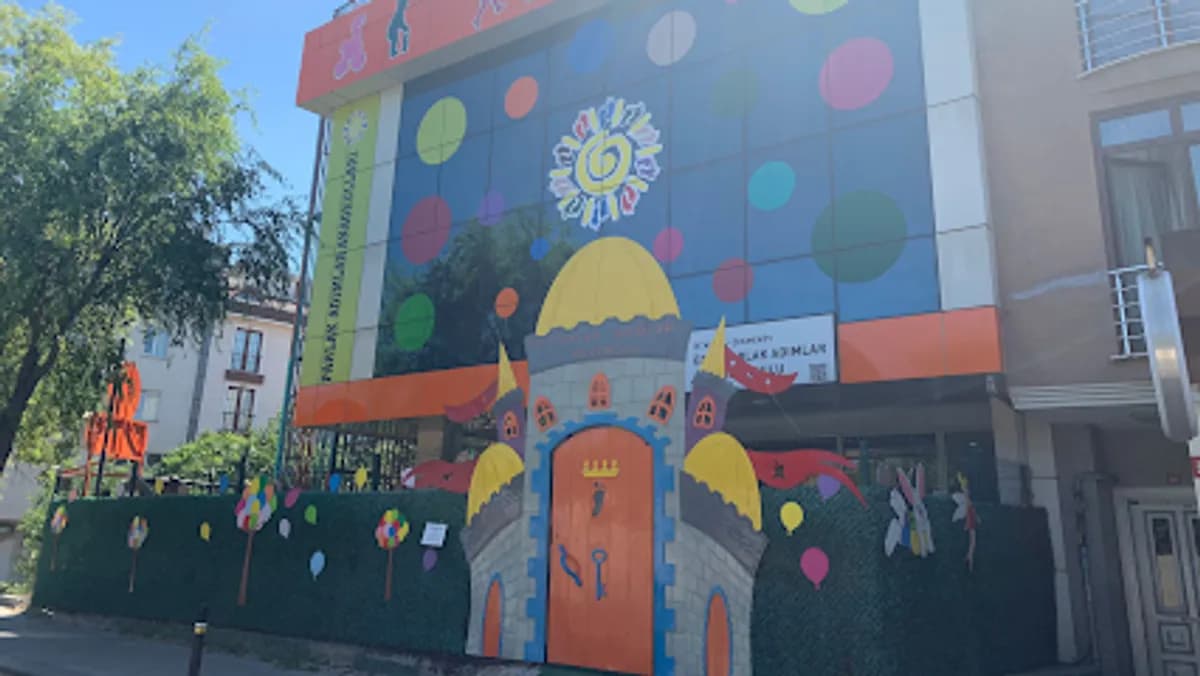 Parlak Adımlar Anaokulları Mehmet Akif Şubesi - Fotoğraf