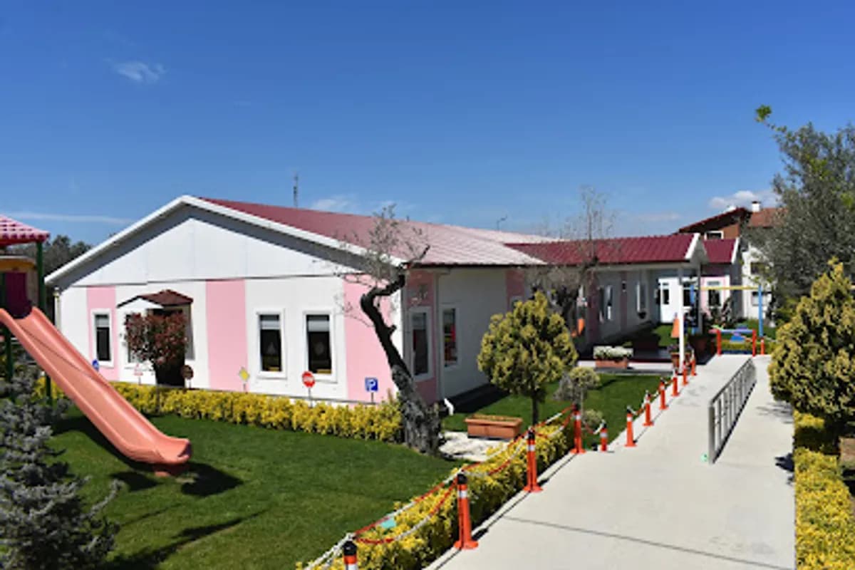 Özel Karamürsel Beyaz Zambak Anaokulu