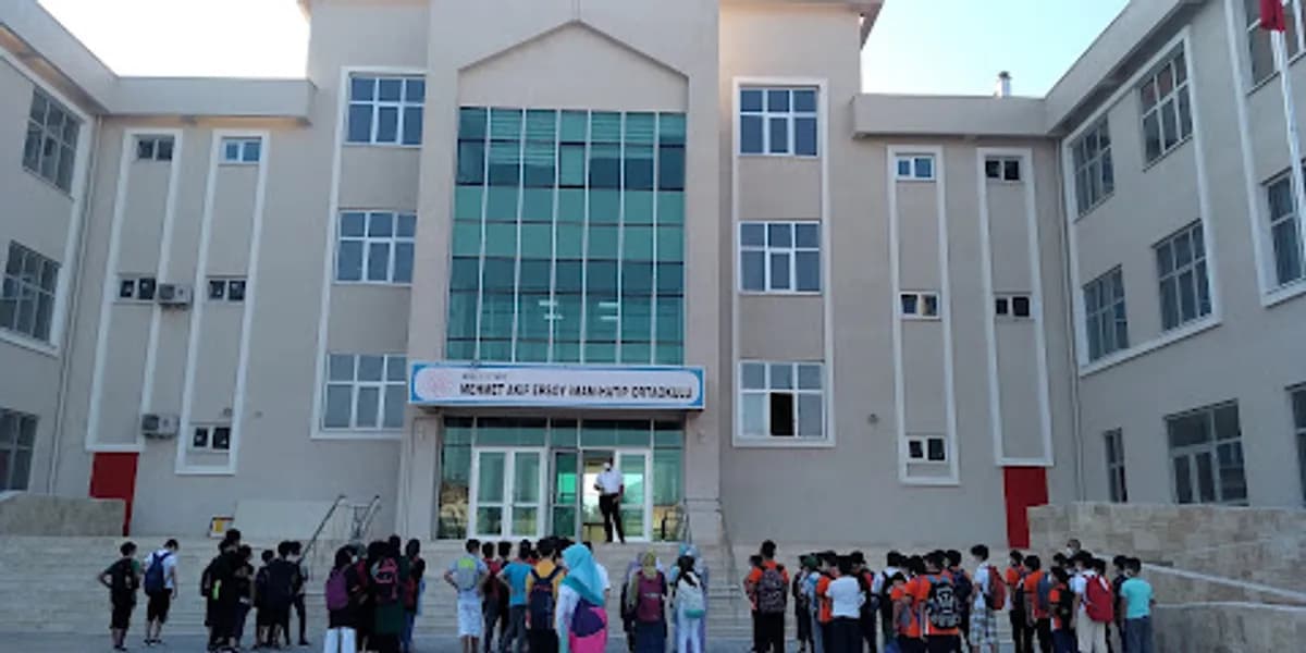 Fethiye Mehmet Akif Ersoy İmamhatip Ortaokulu - Fotoğraf