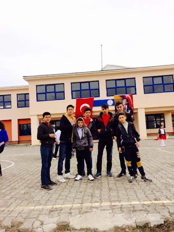 Cumhurbaşkanı Süleyman Demirel Ortaokulu - Fotoğraf
