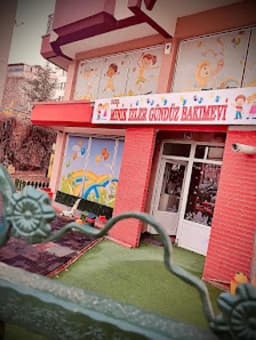 Özel Minik İzler Anaokulu & Gündüz Bakımevi - Fotoğraf