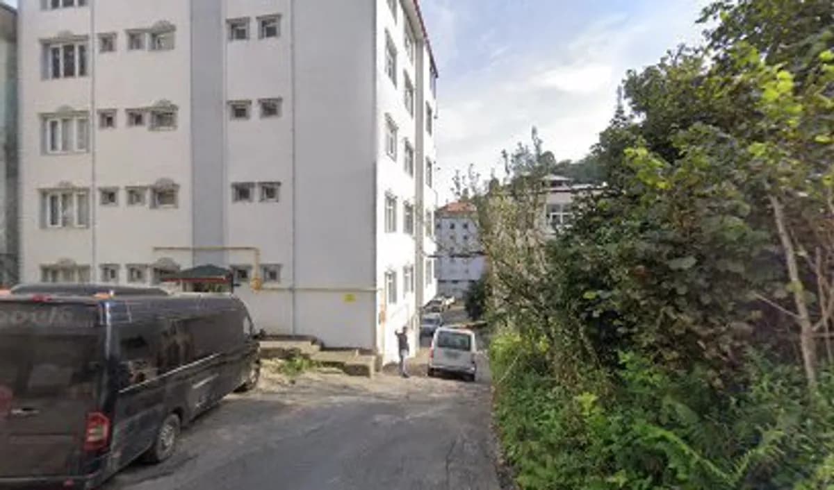 Ahmet Mesut Yılmaz İlköğretim Okulu - Photo