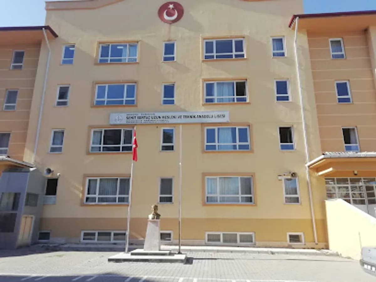 Şehit Sertaç Uzun Mesleki ve Teknik Anadolu Lisesi - Fotoğraf