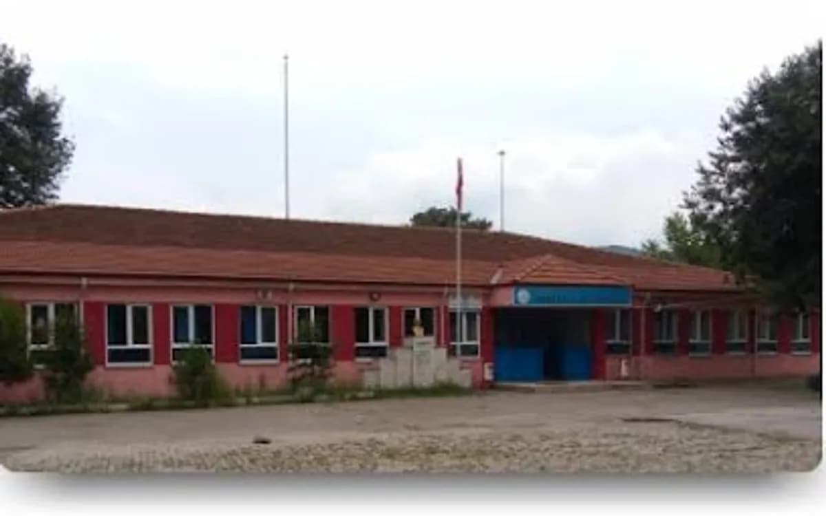 Karaçalılık İlkokulu