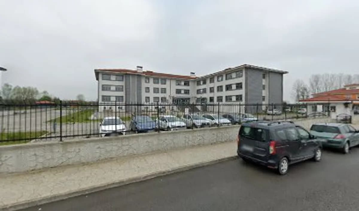 Akyazı Nilüfer Hatun Mesleki ve Teknik Anadolu Lisesi