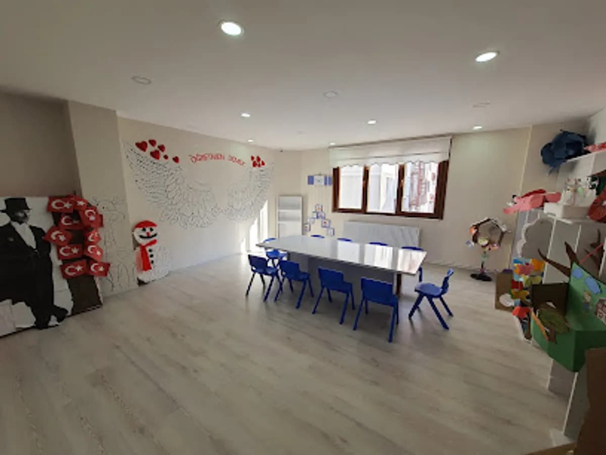 Özel Beşikdüzü Beş Renk Anaokulu - Fotoğraf