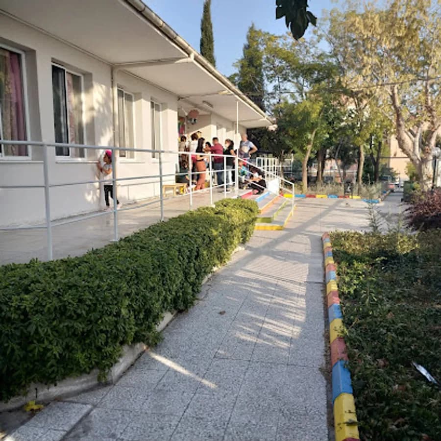 İzmir Büyükşehir Belediyesi İzelman Sabiha Gökçen Kreş Anaokulu ve Etüt Eğitim Merkezi - Fotoğraf