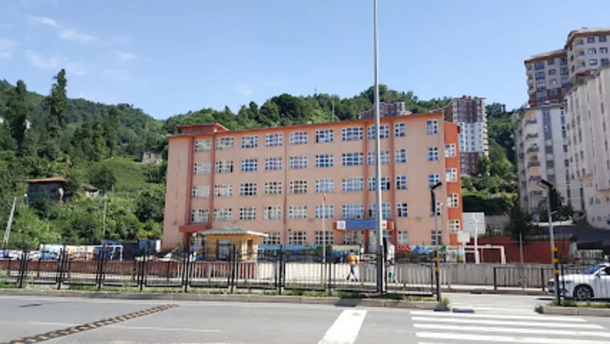 Vakıflar İlkokulu - Photo