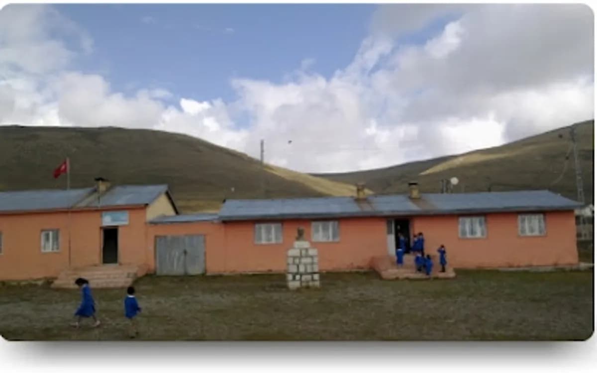 Karlıyazı İlkokulu - Photo