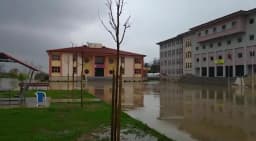 Şehit Ömür Ertuğrul Sarı Anadolu Lisesi - Fotoğraf