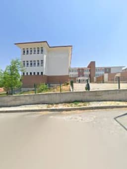 Bahçeşehir Şehit Mehmet Armağan Alper Ortaokulu - Fotoğraf