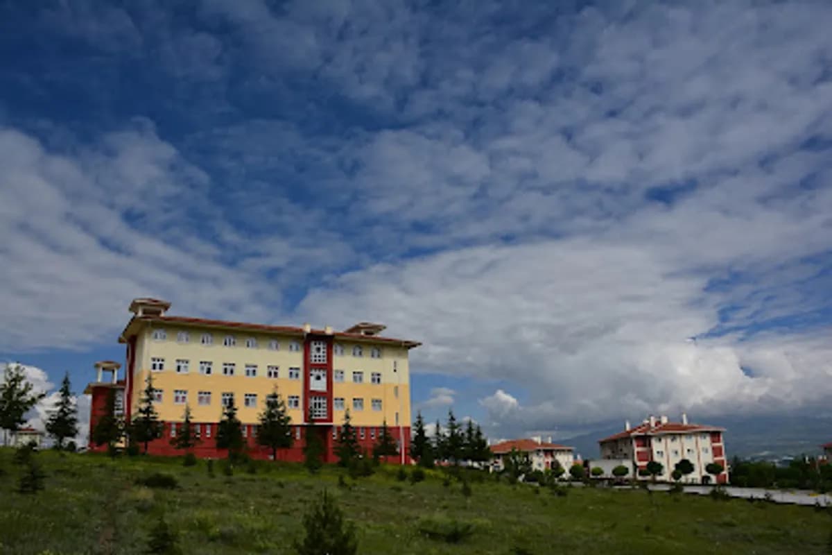 Toki Şehit Şükrü Özyol İlkokulu-ortaokulu - Fotoğraf