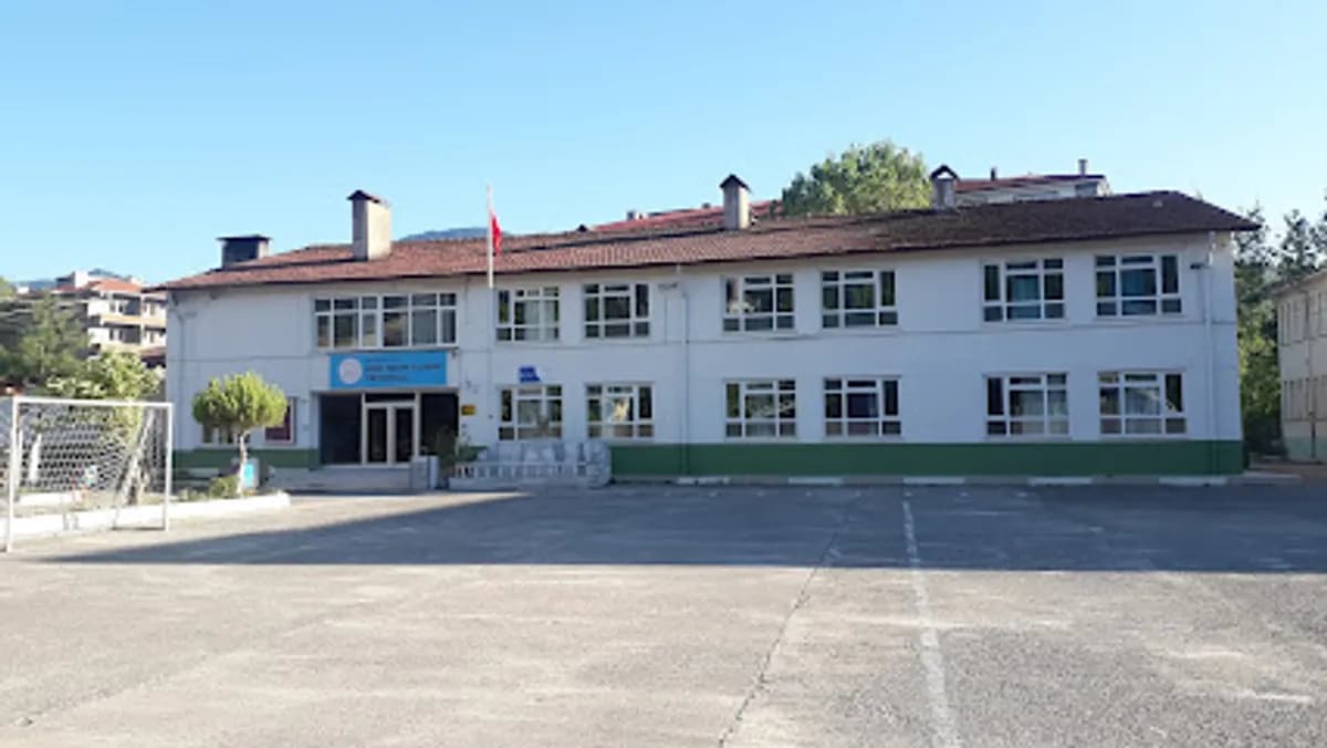 Şehit Necmi Yıldırım İlköğretim Okulu - Photo