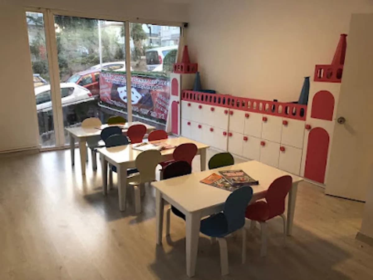 Karabağlar Özel Çilek Kokusu Anaokulu - Fotoğraf