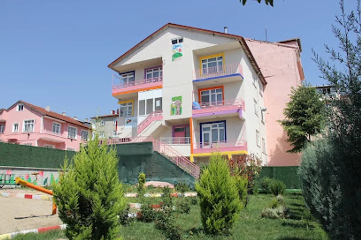 Derince Beyaz Zambak Gündüz Bakım Evi